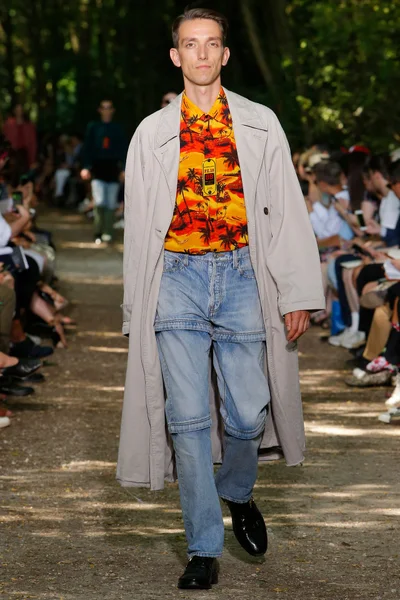 Look 8